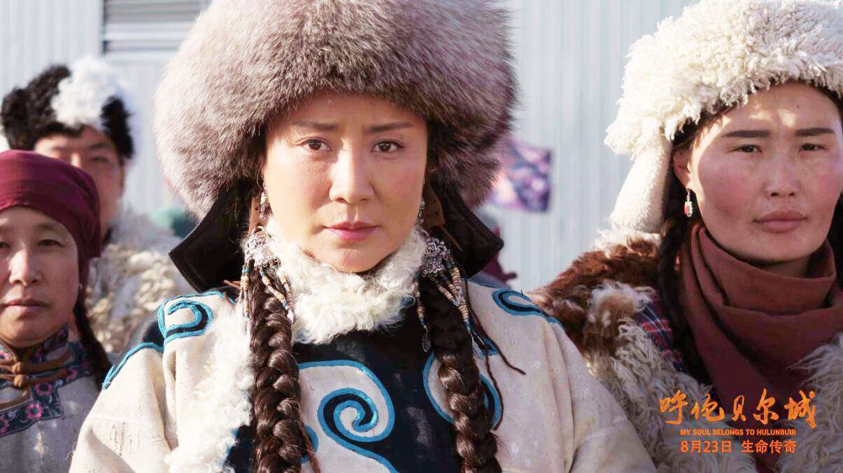 原来1993年初,萨仁高娃应邀去某戒毒所参观,那些误入歧途的人,眼里的