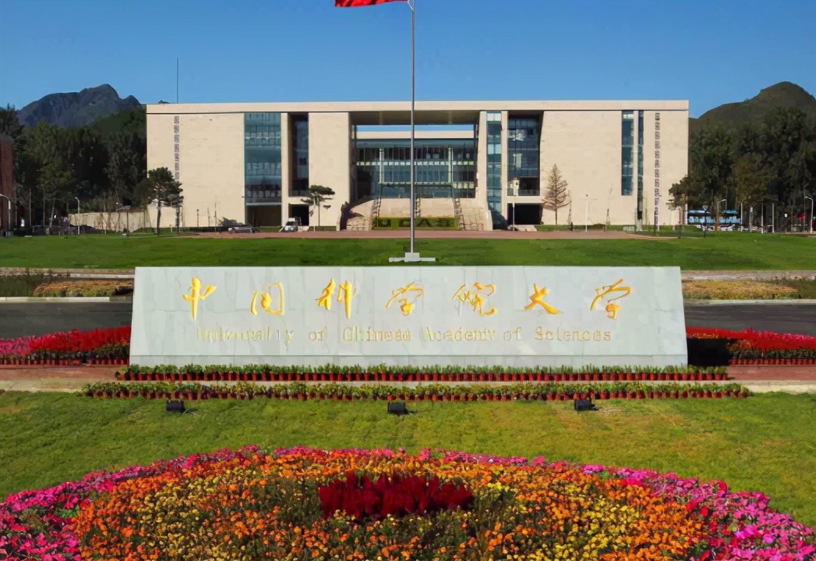 国内严进严出的高校，期末挂科率很高，混日子可能拿不到毕业证