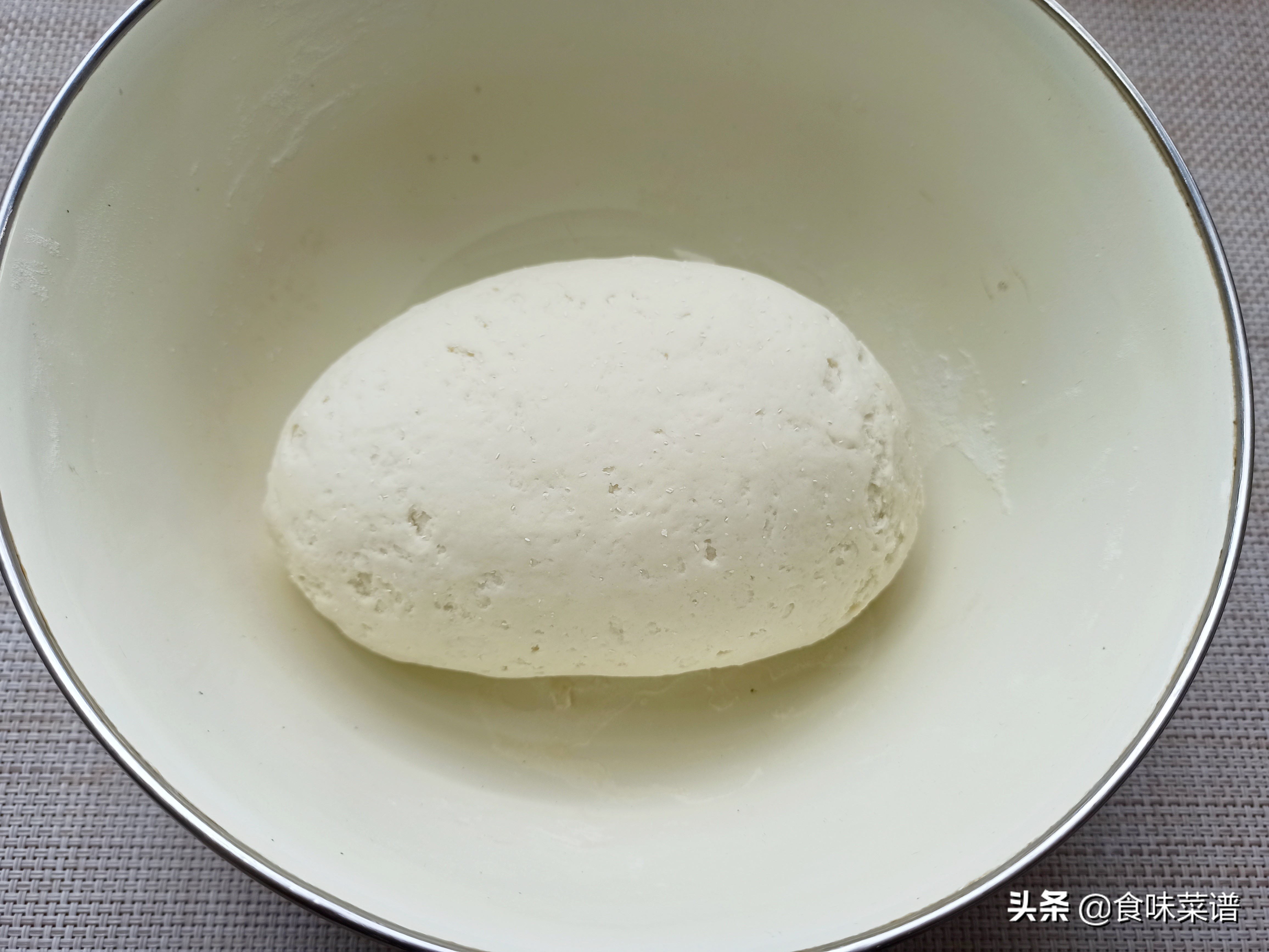 饺子应怎样和面？用凉水还是热水？很多人不懂，难怪饺子一煮就破