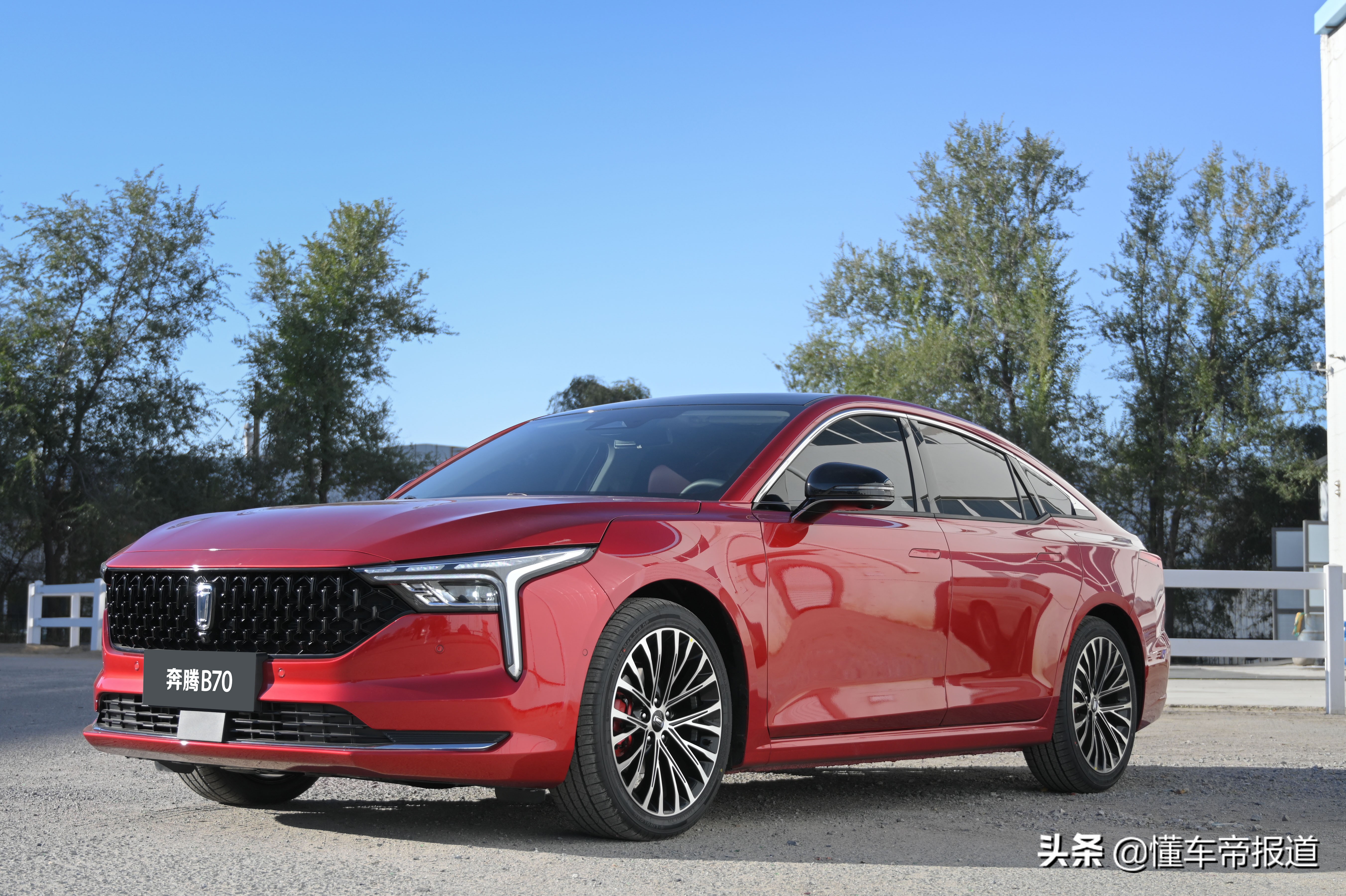 奔腾b70倒车镜多少钱新车