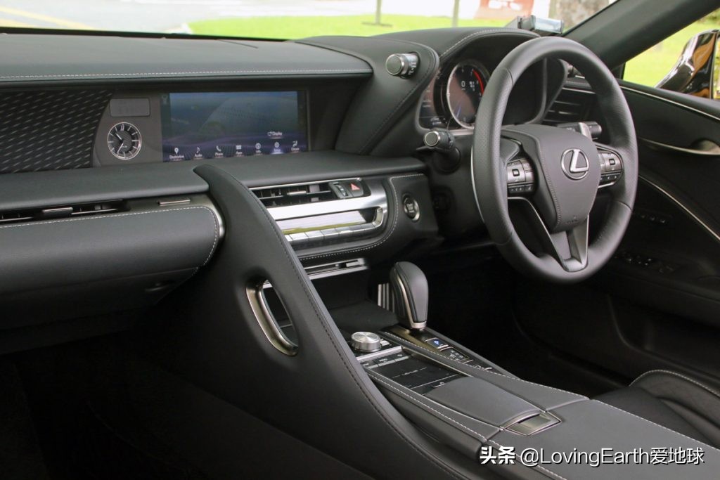 2021款雷克萨斯LC双门敞篷跑车：后排等于不用坐