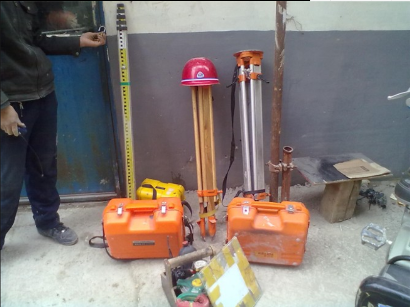 考过一建当项目经理年薪20万，当讲师年薪100万，做自媒体也不错