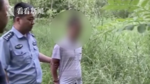 男子在打牌时，醉酒女友被其两好友轮流发生性关系