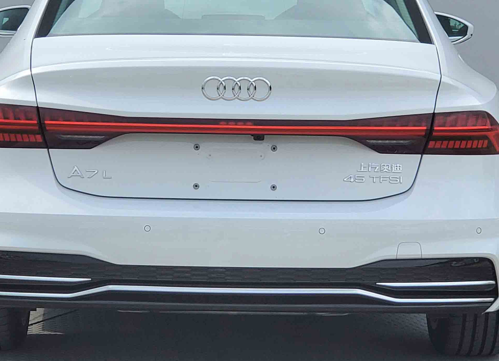 上汽奥迪A7L 2.0T车型现身 或售45.98万元起