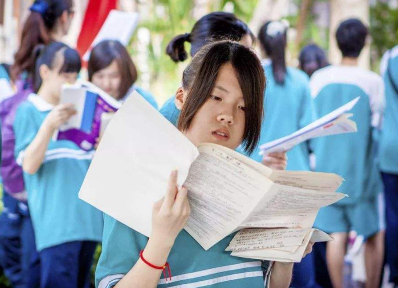 高考成绩想超过一本线，主要在于数学还是英语？班主任给出答案