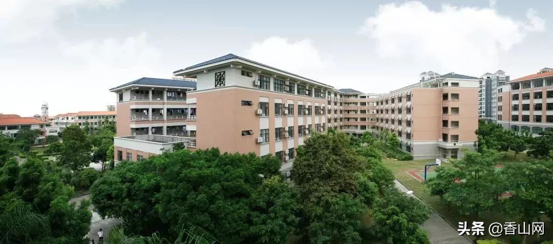 珠海一中彻底火了，全省第一