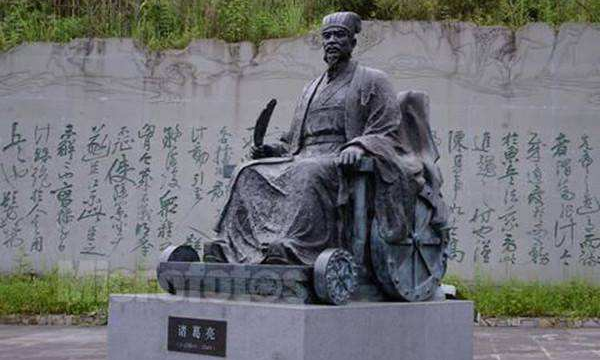 诸葛亮赤壁借东风,五丈原问天借命,诸葛亮一生究竟借了多少?