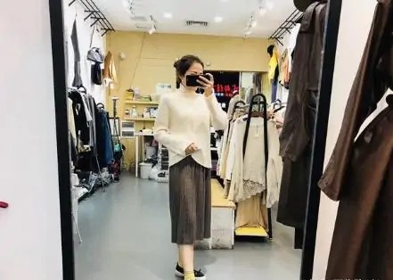 想开服装网店怎么入手，网上的衣服和实体店的有什么区别？