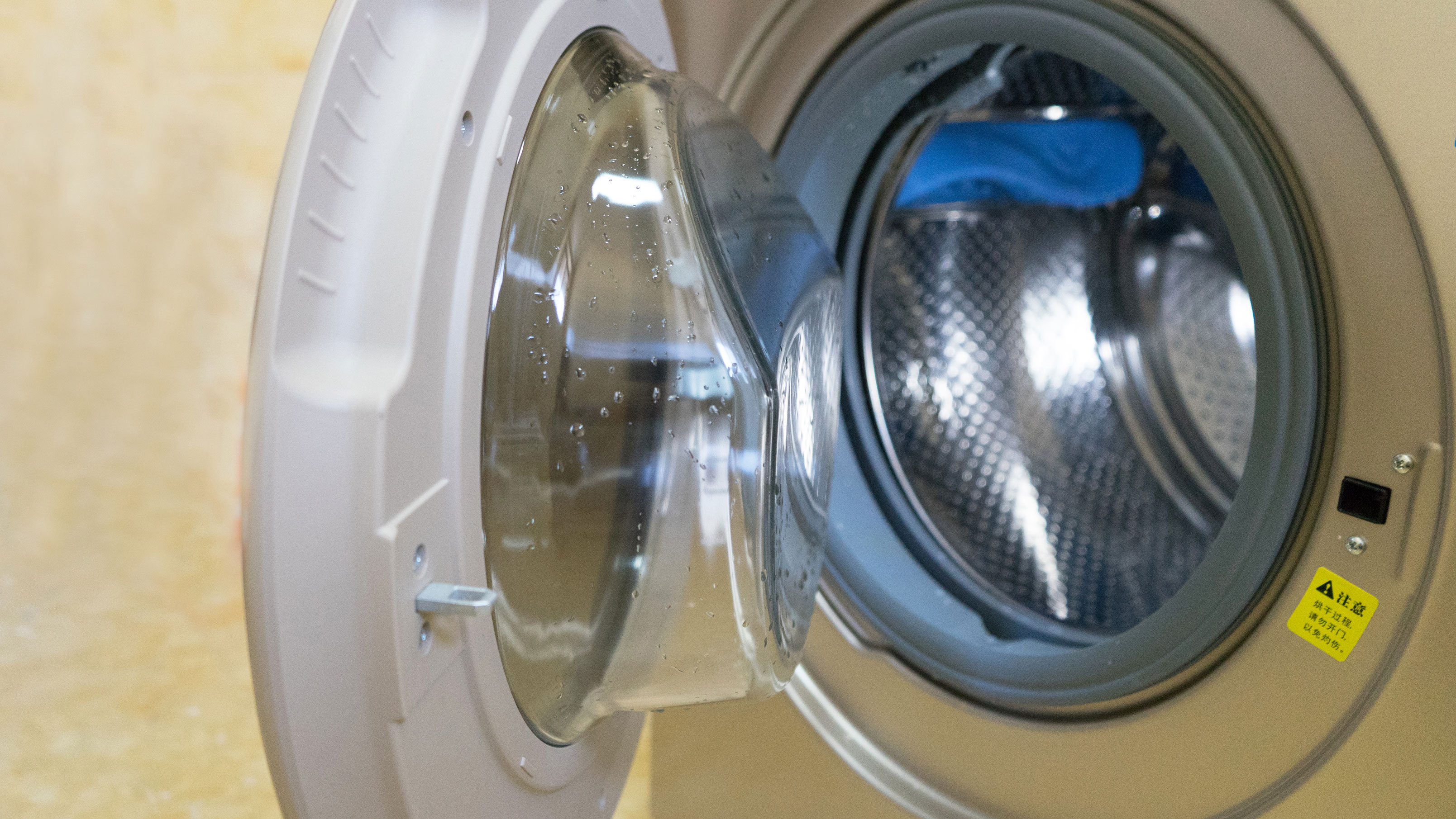 自动洗衣黑科技，小天鹅全自动滚筒洗烘一体洗衣机