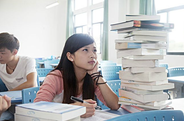 考研很辛苦的3个专业，上岸难度很大，但考研后很好就业