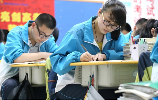 三本大学到底值得念吗？北大教授直言“误人子弟”，家长表示认同