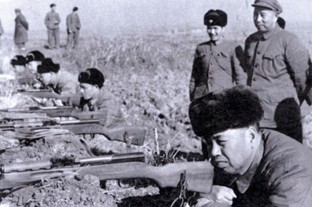 许世友上将视察学校，坚称校门口地下有煤，军代表派人狂挖十几米