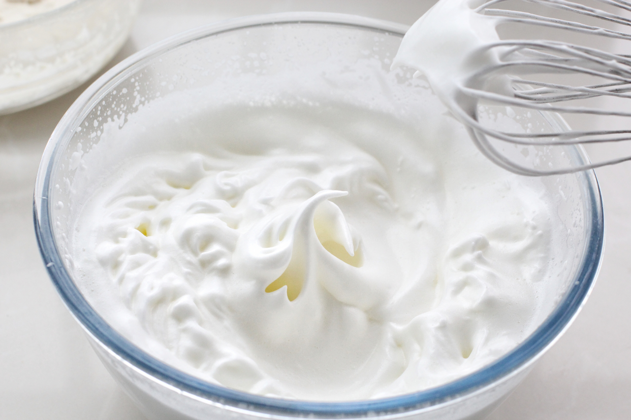 蛋清怎么打发成奶油(剩蛋白倒掉实在太可惜)