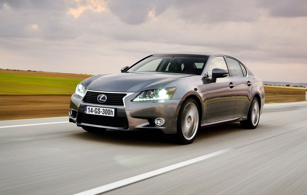 到了40岁，就该买雷克萨斯GS了，看出车型你就能感受到“年龄感”