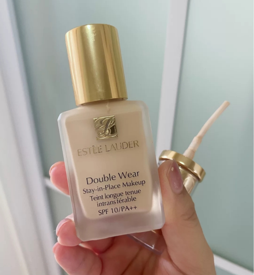 大牌粉底液優缺點：YSL遮瑕好，MAC性價高，DW持妝易卡粉