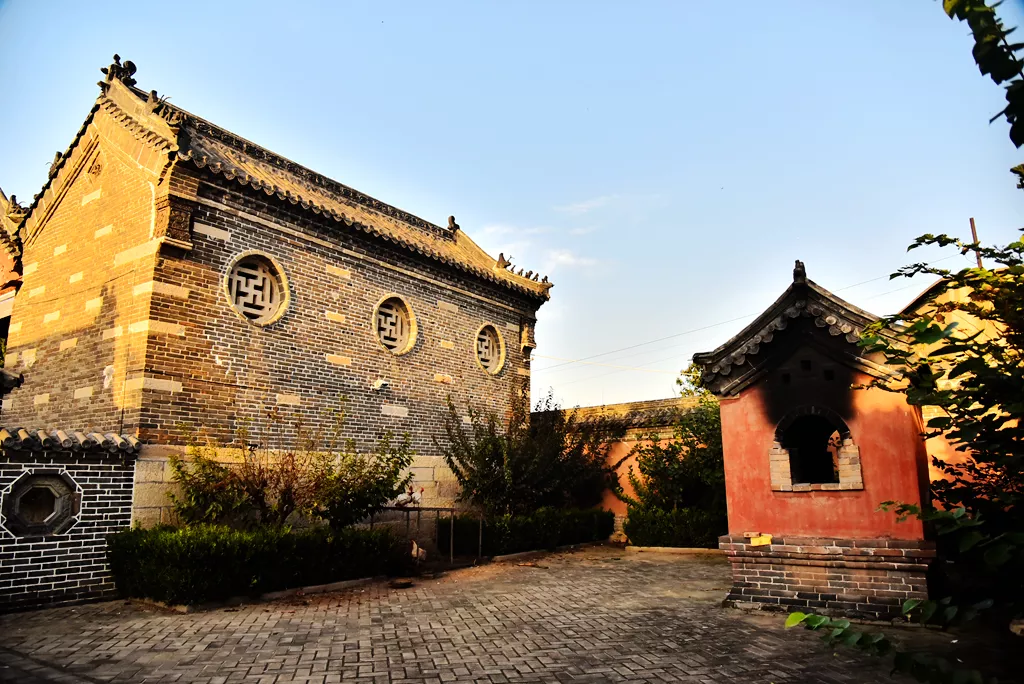 “门环轻扣,岁月悠悠”,请打开大汶口这本书...