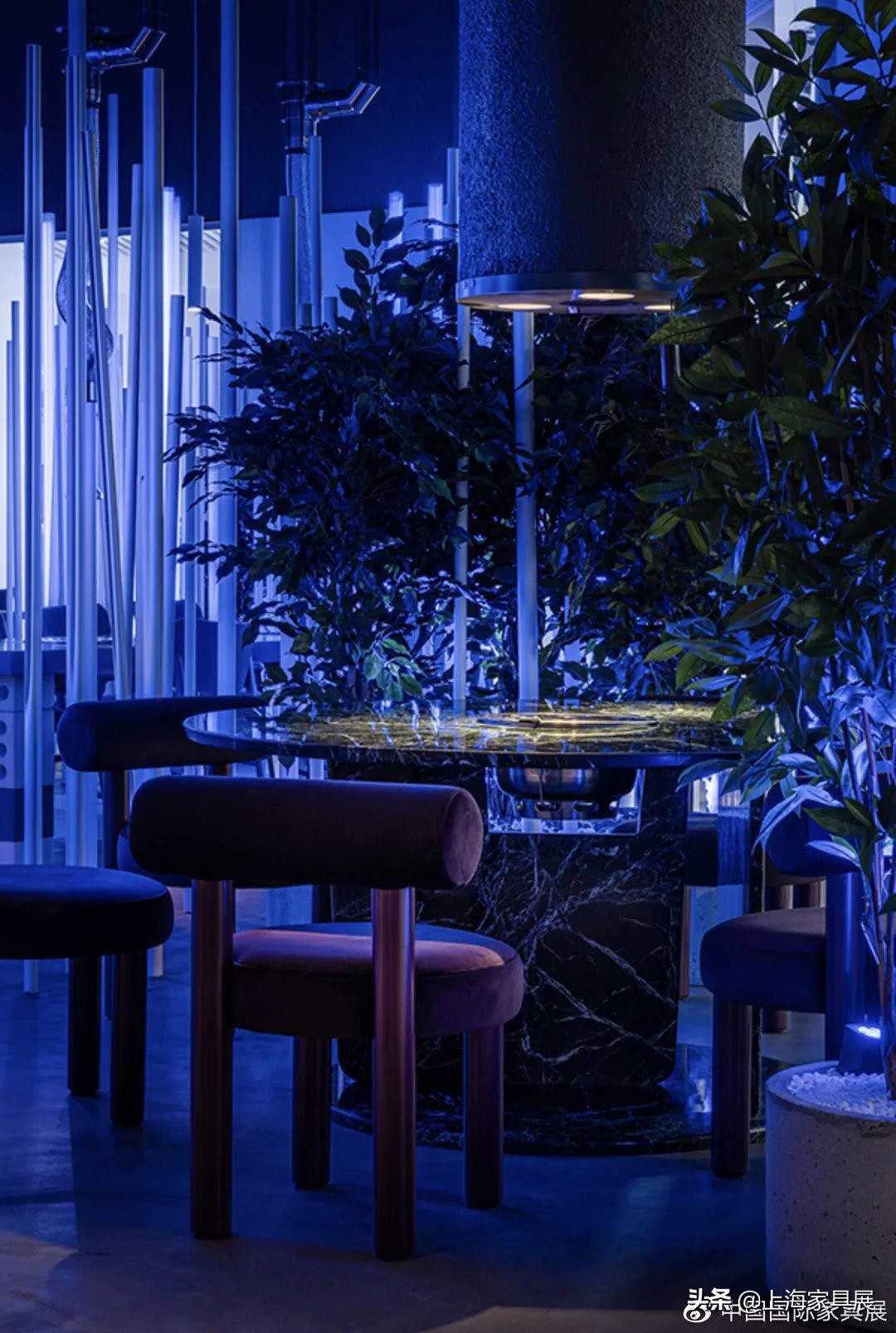 415㎡工业风韩式餐厅，这艺术灯光真是绝了