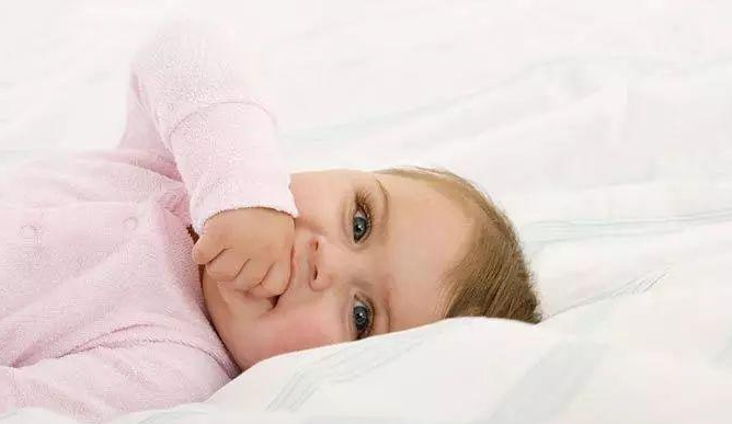 婴儿手(宝宝经常吃手) - 乐宝宝贝