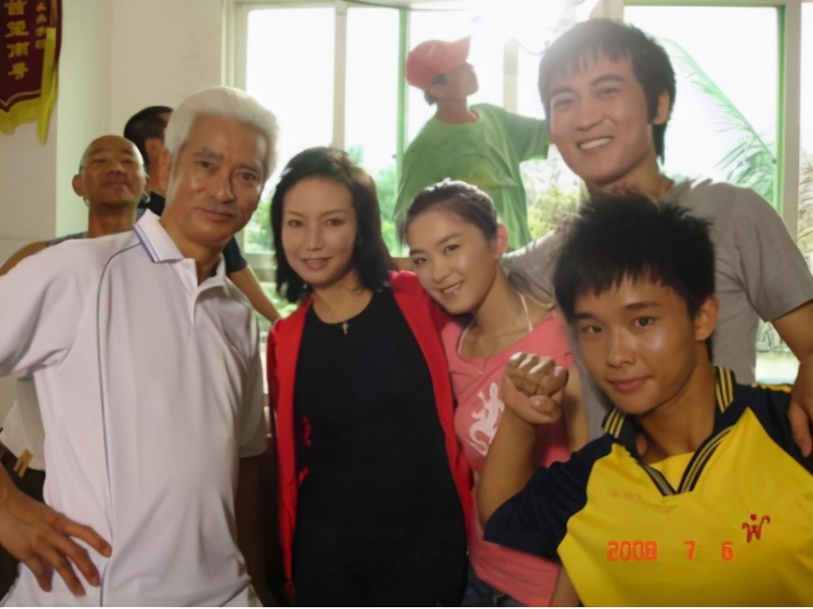 香港女打星靠苗翠花走红，曾批章子怡不配打星，现成国家一级教练