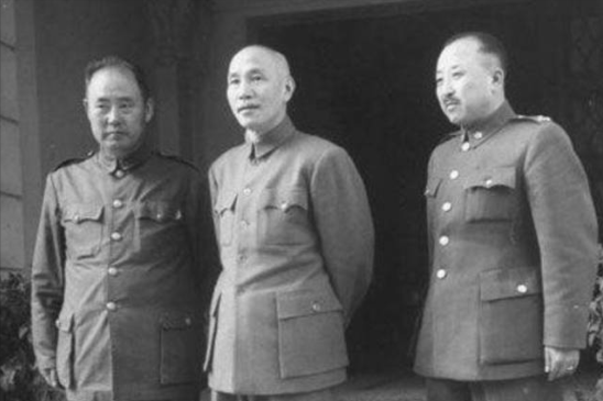 1948淮海战役诡异事件，8万国军士兵离奇失踪，老蒋得知十分生气