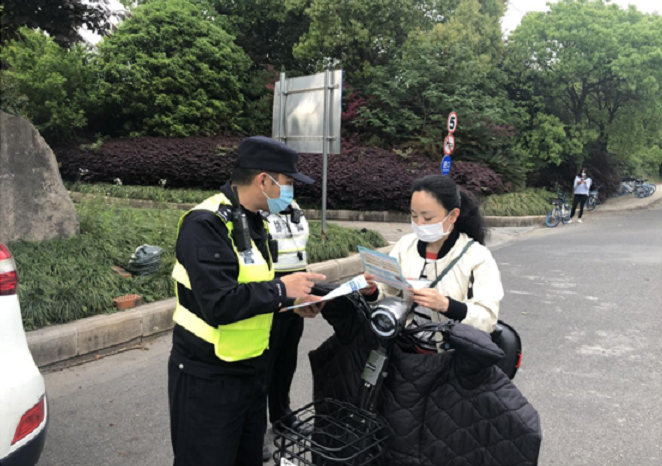 11月起电动汽车将纳入交警查缉范围