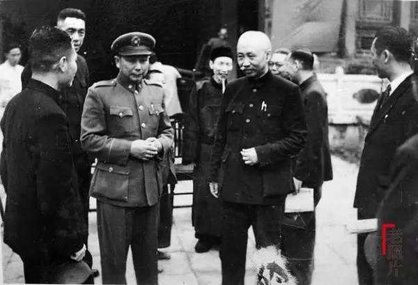 在解放战争中，国共两党之间，阵亡的最高将领分别是谁？