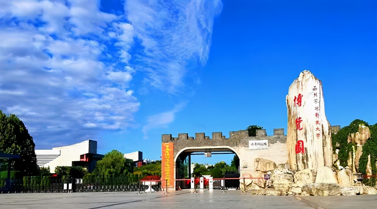 600分就能够考上的985高校，适合学生捡漏，今年高考要关注