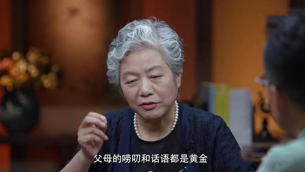 【童心飞扬·成长足迹】——小学暑假亲子共读《看着孩子们长大》活动启事