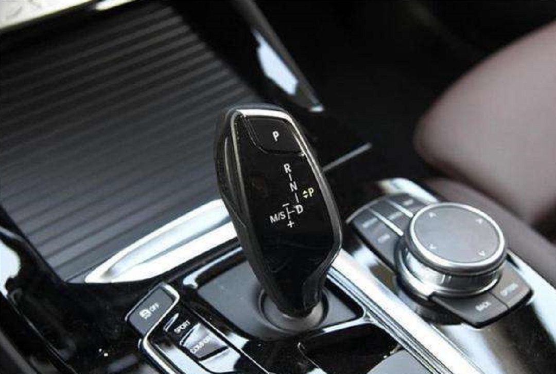 自动挡上的P、R、N、D、S、M、L是啥意思？新手要分清