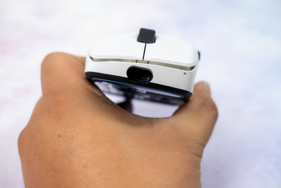 三种连接模式，高性能高颜值，冰豹魔幻豹KONE PRO AIR体验