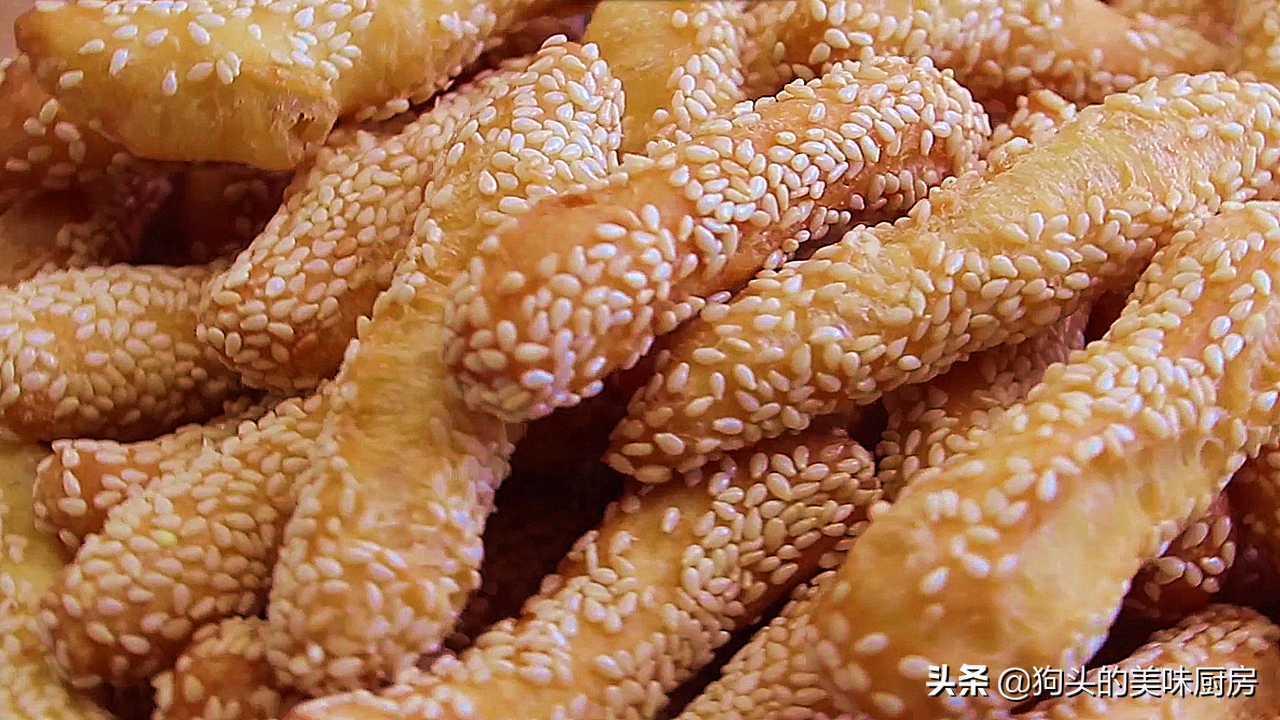 5块钱一斤的手指饼，2碗面粉1个鸡蛋，教你在家做，香酥可口
