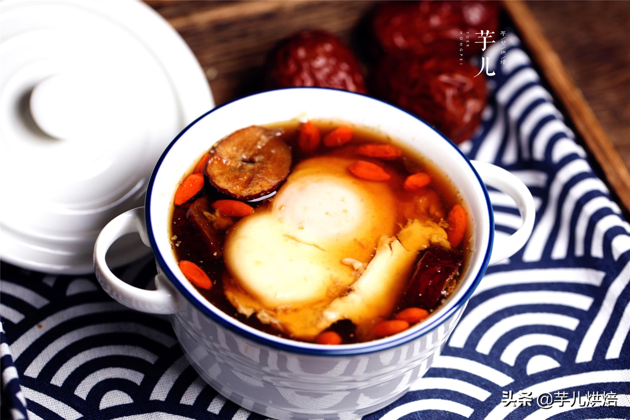 红糖酒酿蛋,补气养血,营养又暖胃,女人秋冬常吃