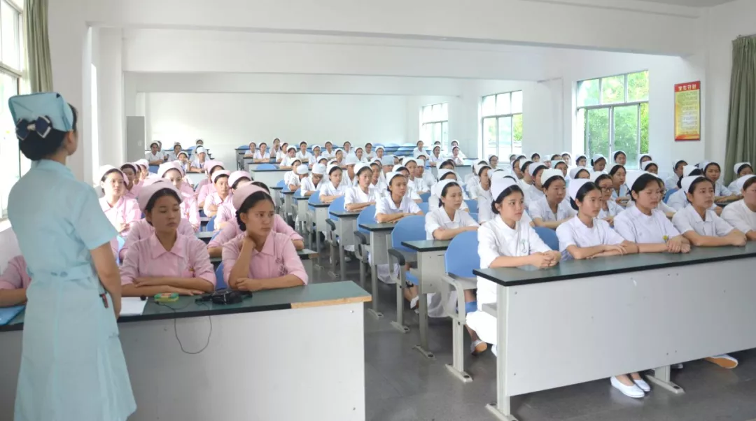 四川华新现代职业学院2020年首开护理专业