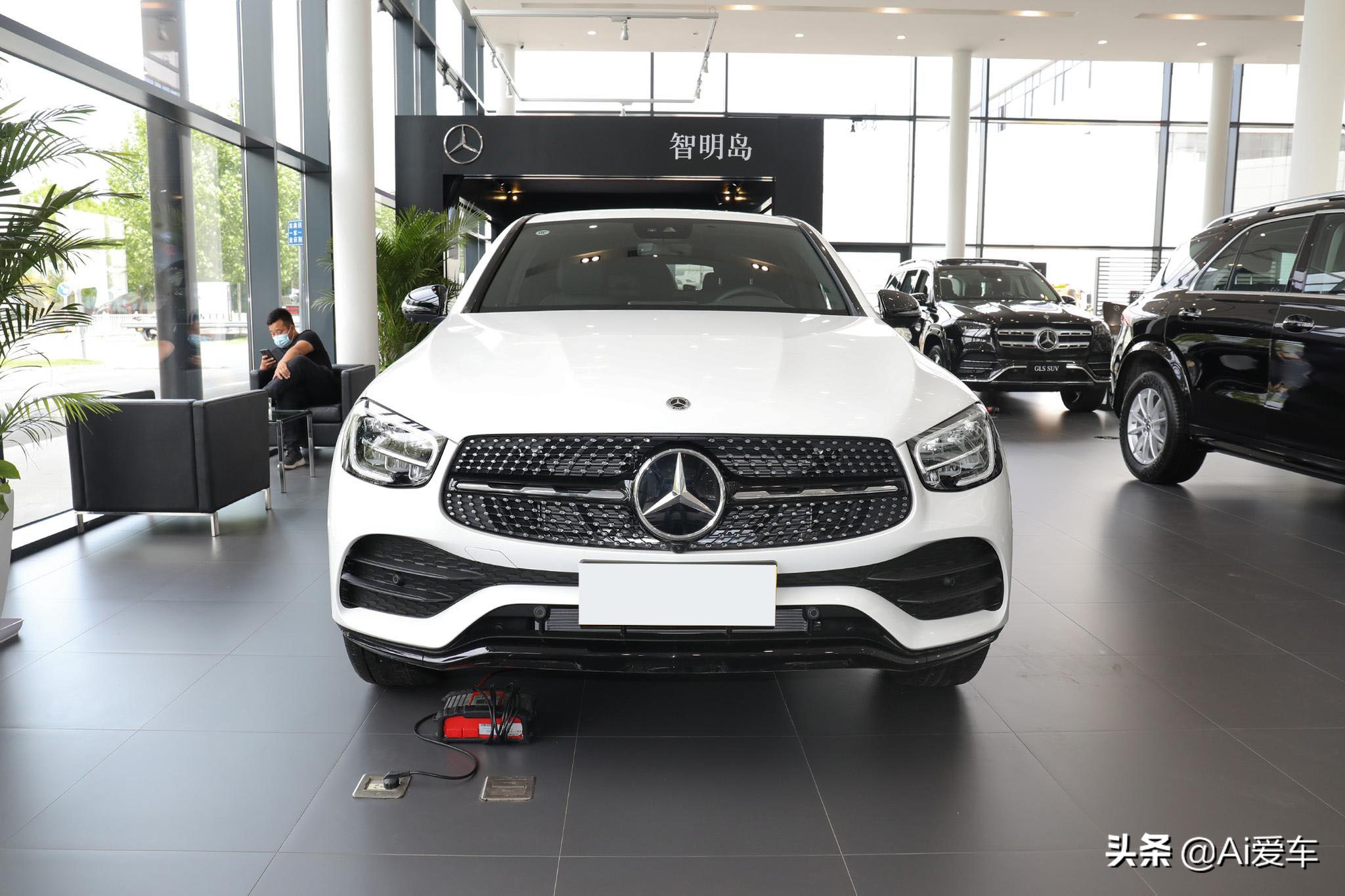 2.0T+258马力，奔驰家进口轿跑SUV,9AT自动带有四驱，奔驰GLC轿跑