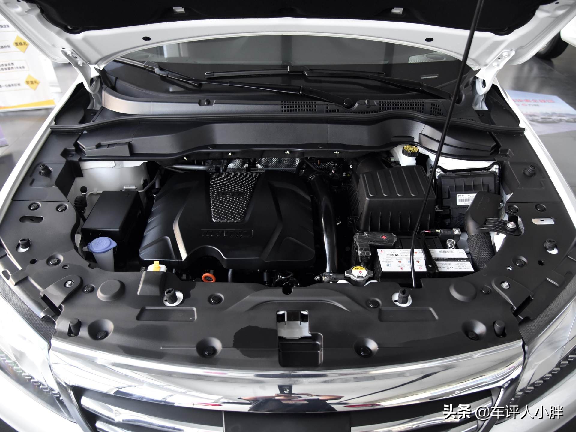 1.5T+7DCT的小SUV，带你看颜值憨憨的哈弗H2