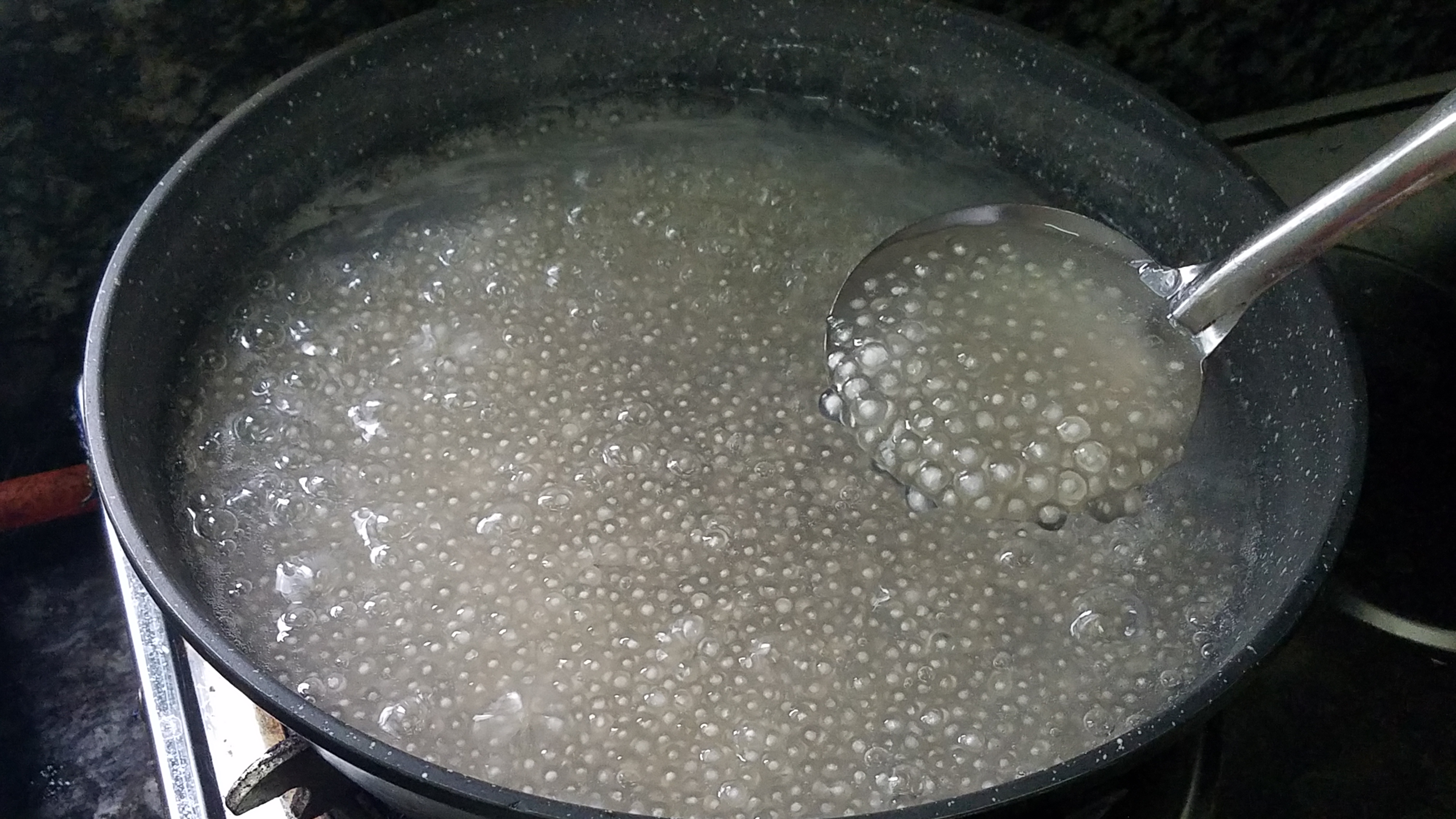 香芋西米露，广东很好喝的一道糖水，做法简单味道香，我家经常做
