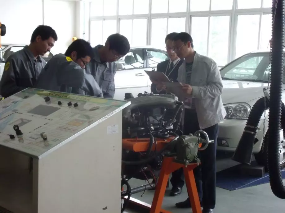 除了乐山大佛，乐山还有老牌的专科大学，名气专业都是响当当