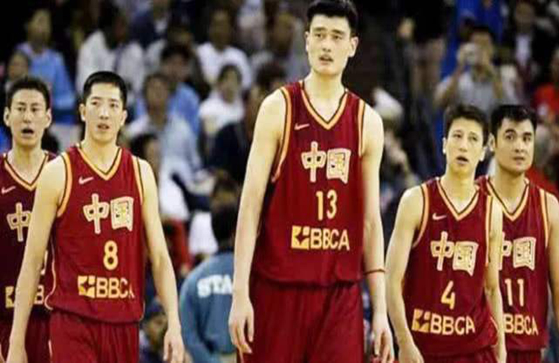 中国历届nba球员有哪些(中国男篮历史最强15人！如都在巅峰，组一队打NBA什么水平？)