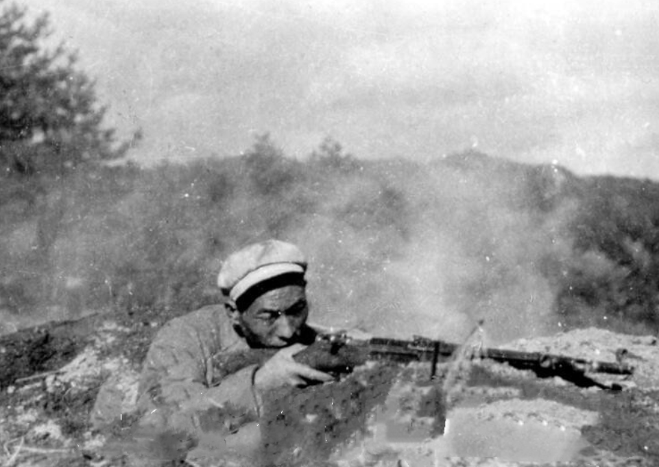 邹习祥：志愿军狙神，206发子弹歼敌203人，晚年解甲归田不吃罐头