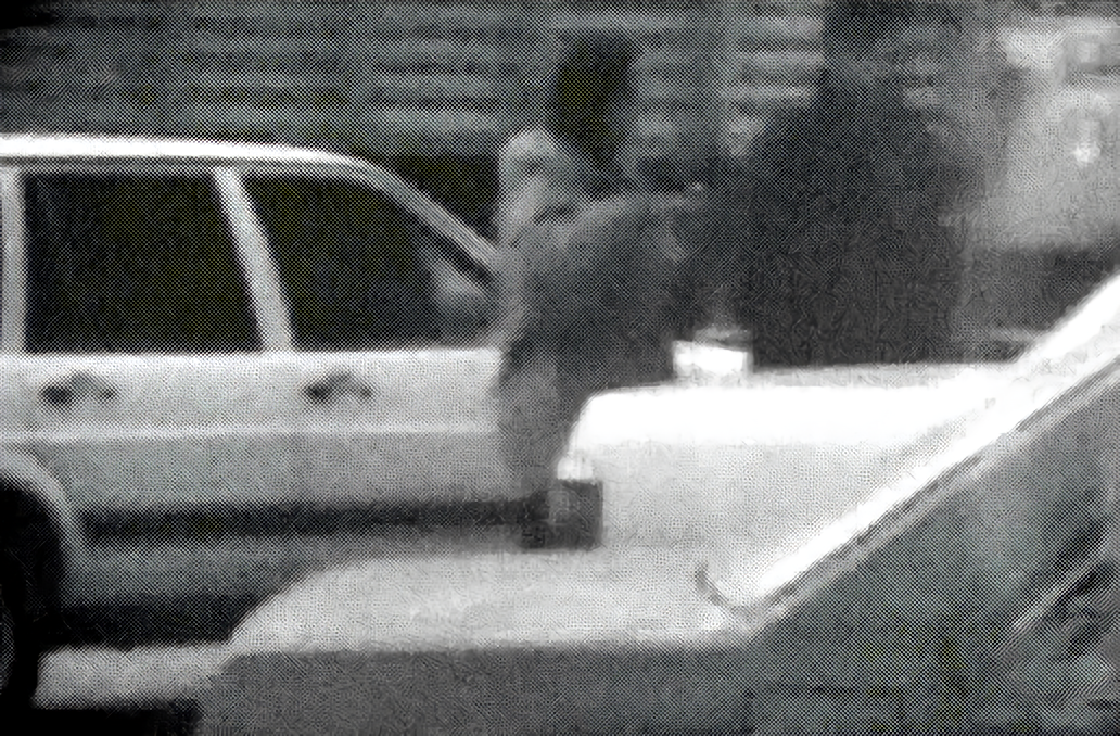 1992年，開(kāi)封博物館一夜之間被盜，8部紅外線報(bào)警器曾集體失靈