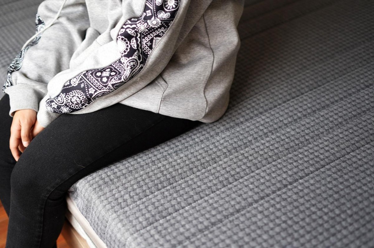 米粉亲自来验货 售价两千多的8H 金刚护脊乳胶床垫到底值不值