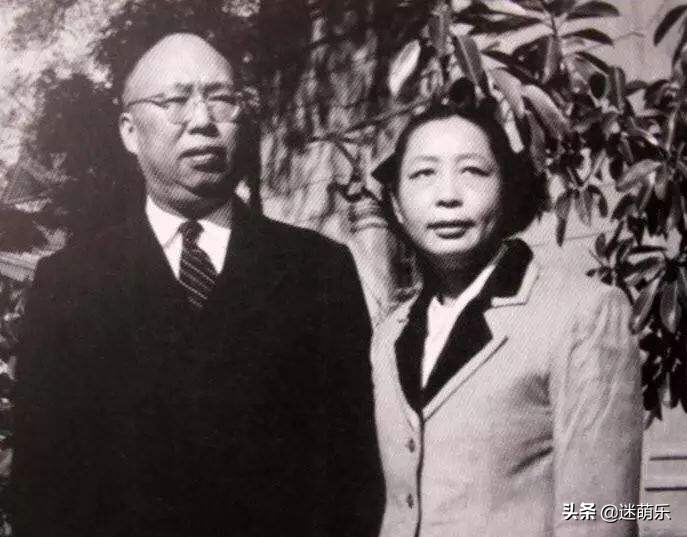 十大开国元帅夫人中，有几位夫人被授予军衔，哪位夫人军衔最高？