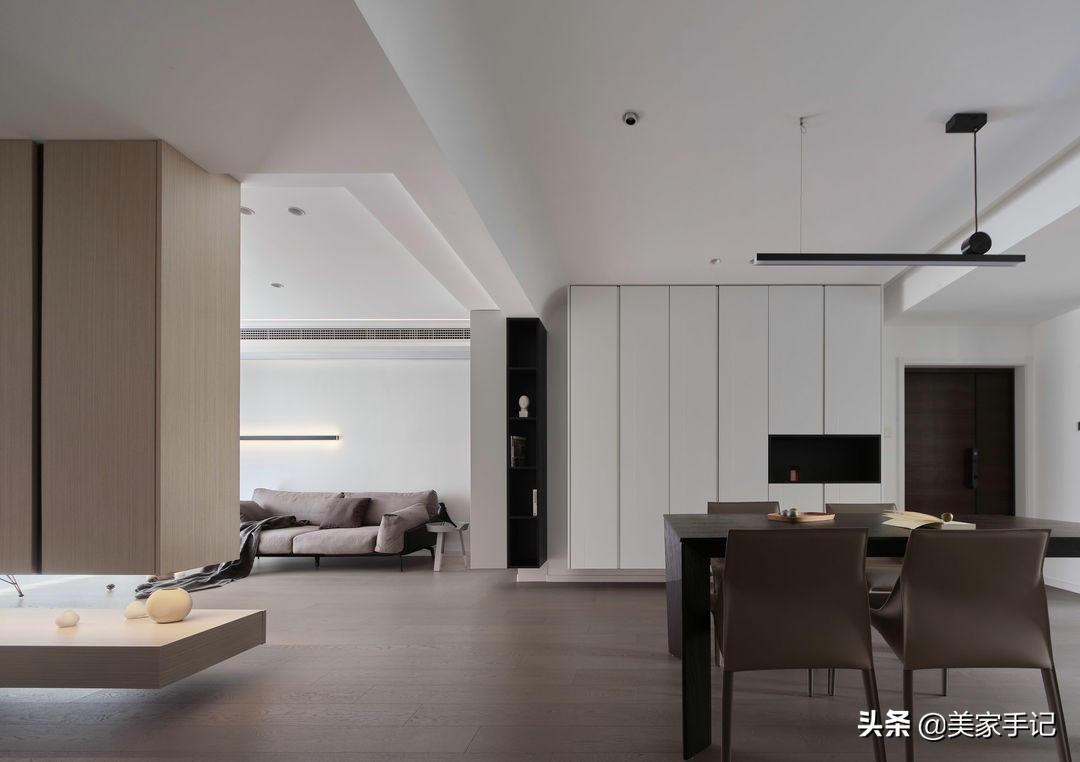 南京夫妻129㎡的家，坚持全屋打满柜子，效果不是一般的大气实用