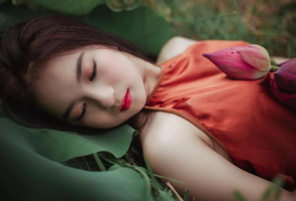 撩中年女人,抓住她的"敏感"之处,才能得到她的真心