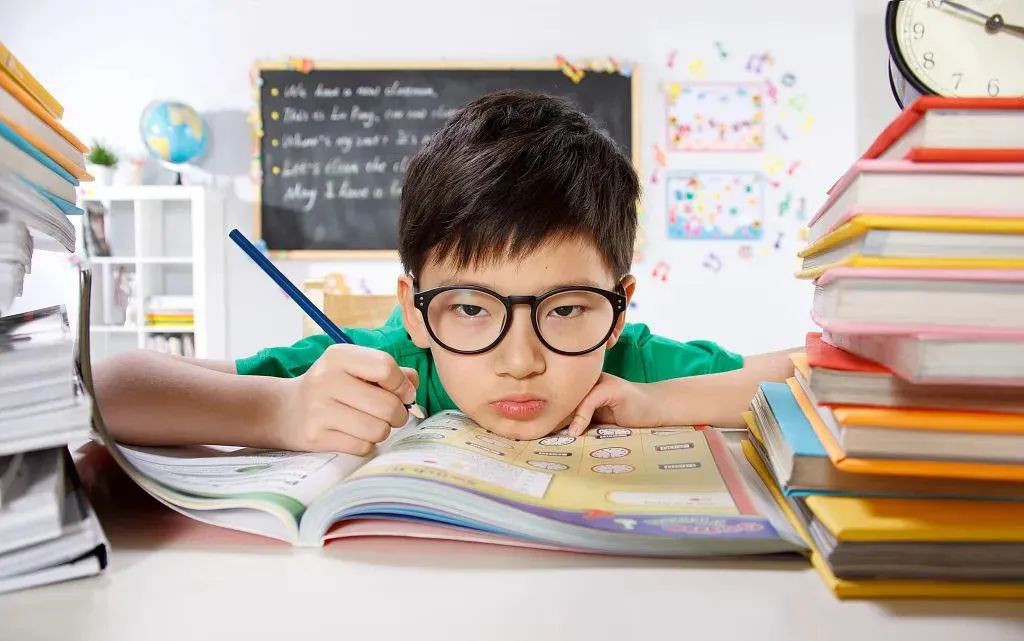 孩子不爱写作怎么办？魔法姐姐言传身教，让你的作文轻松拿高分