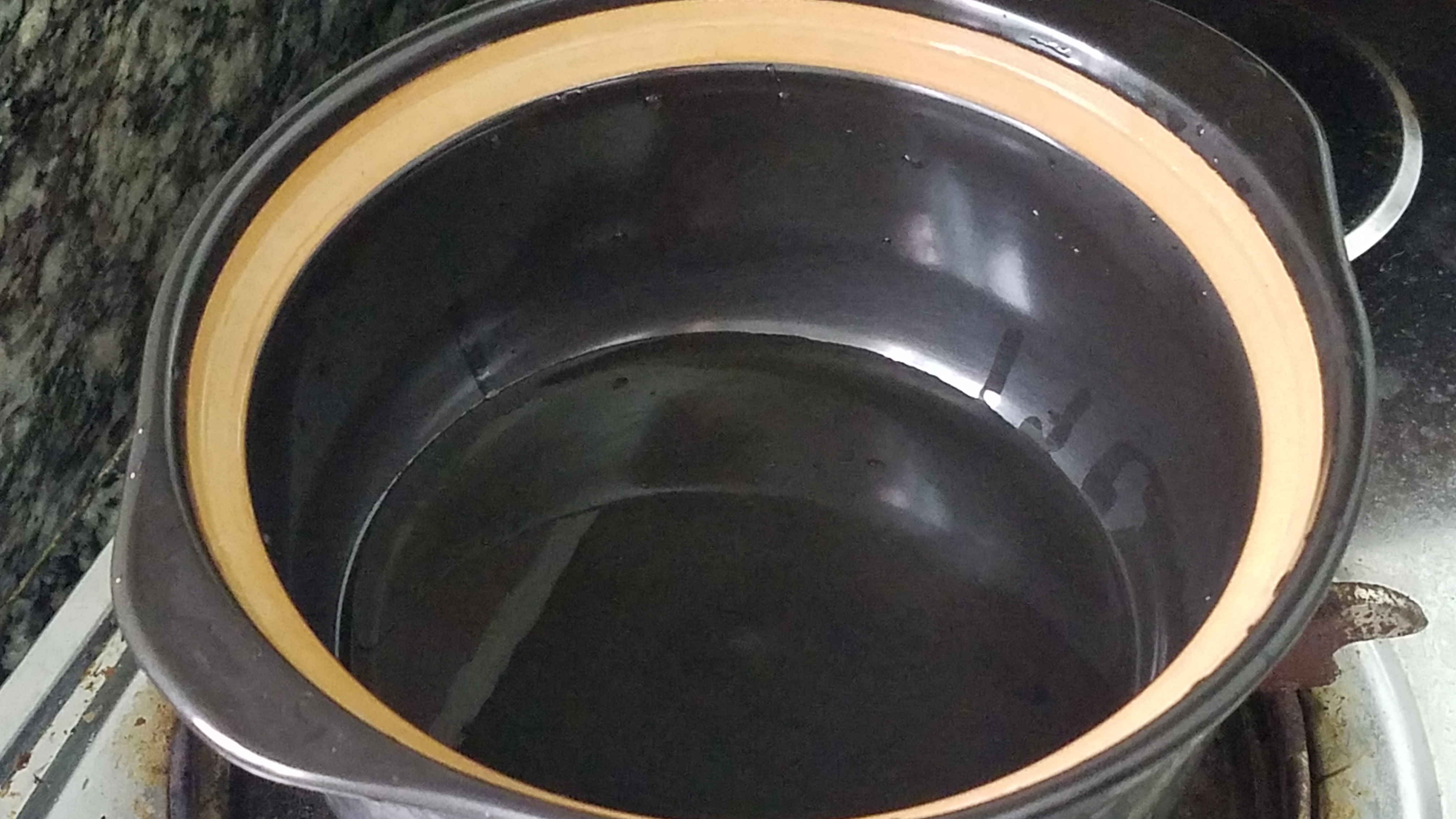 砂锅里倒进10块钱粉肠、原来这么好吃、家常菜做法、超简单