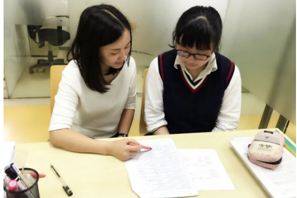 多位高考状元家庭情况曝光，太真实了，他们大多来自这一类家庭