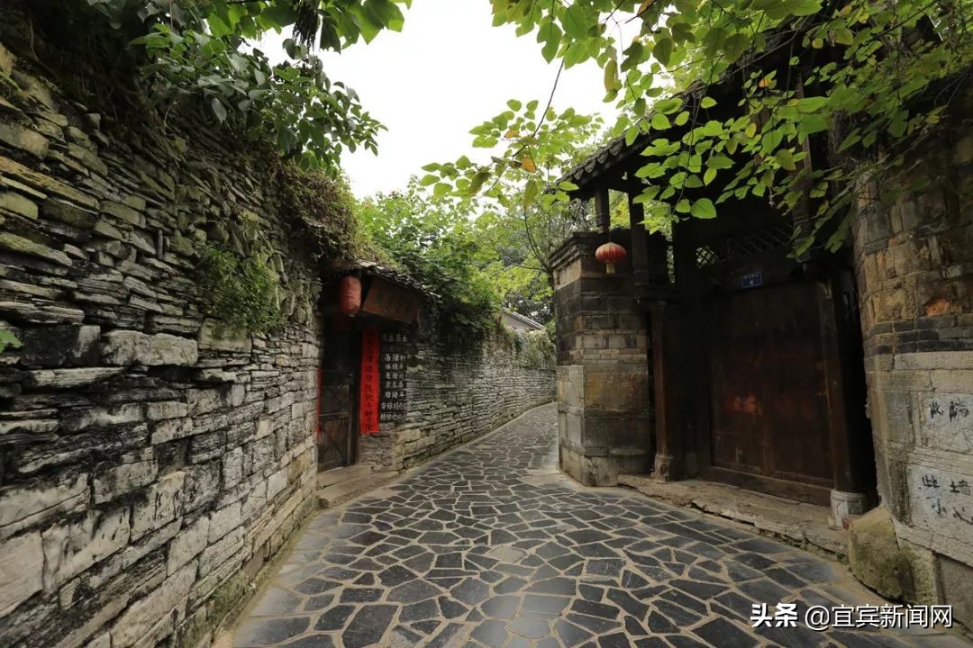 速速围观！“双节”期间 宜宾加开这些列车