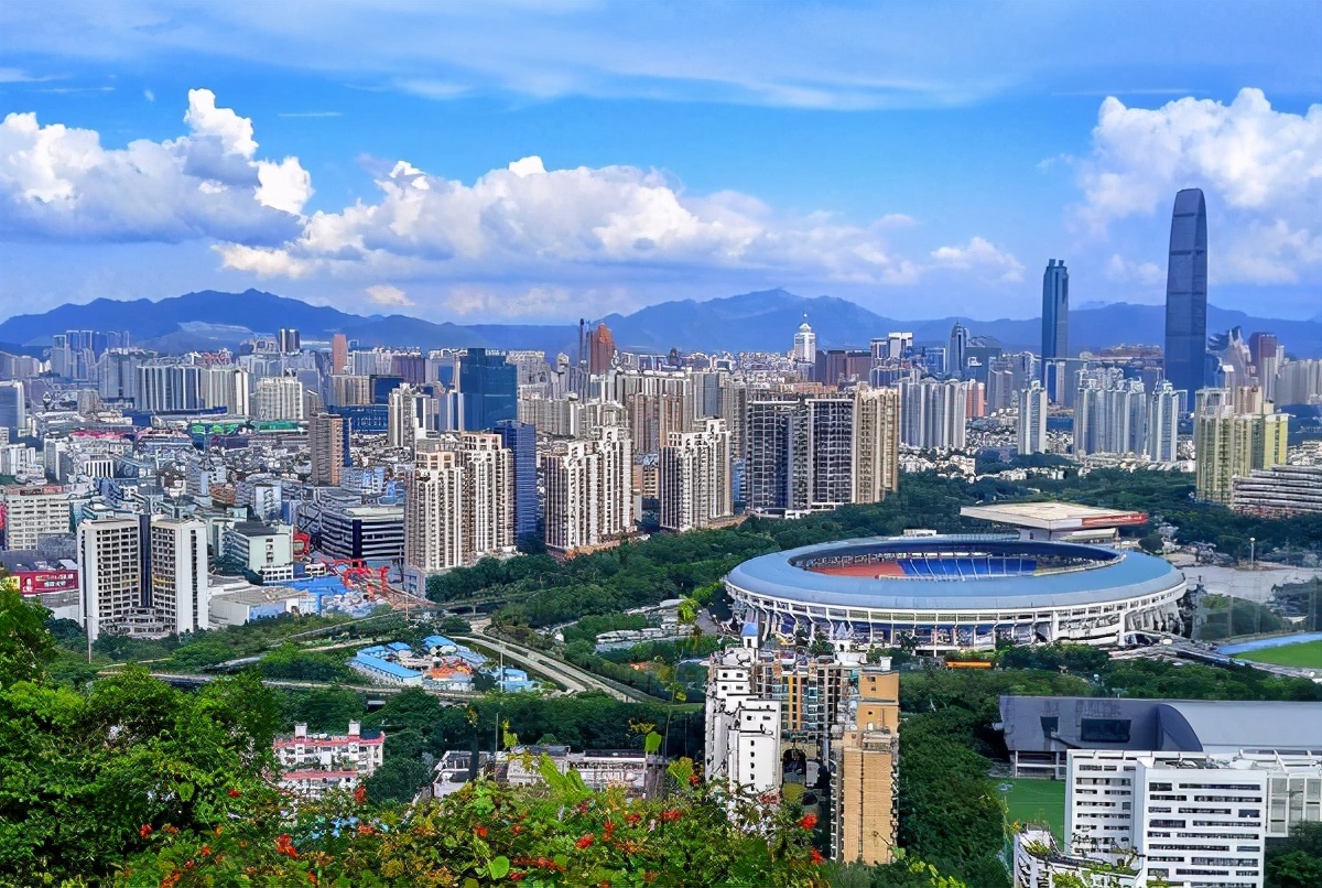 衡水中学落户深圳，学费一年12万，当地家长嘴上反对脚上却同意