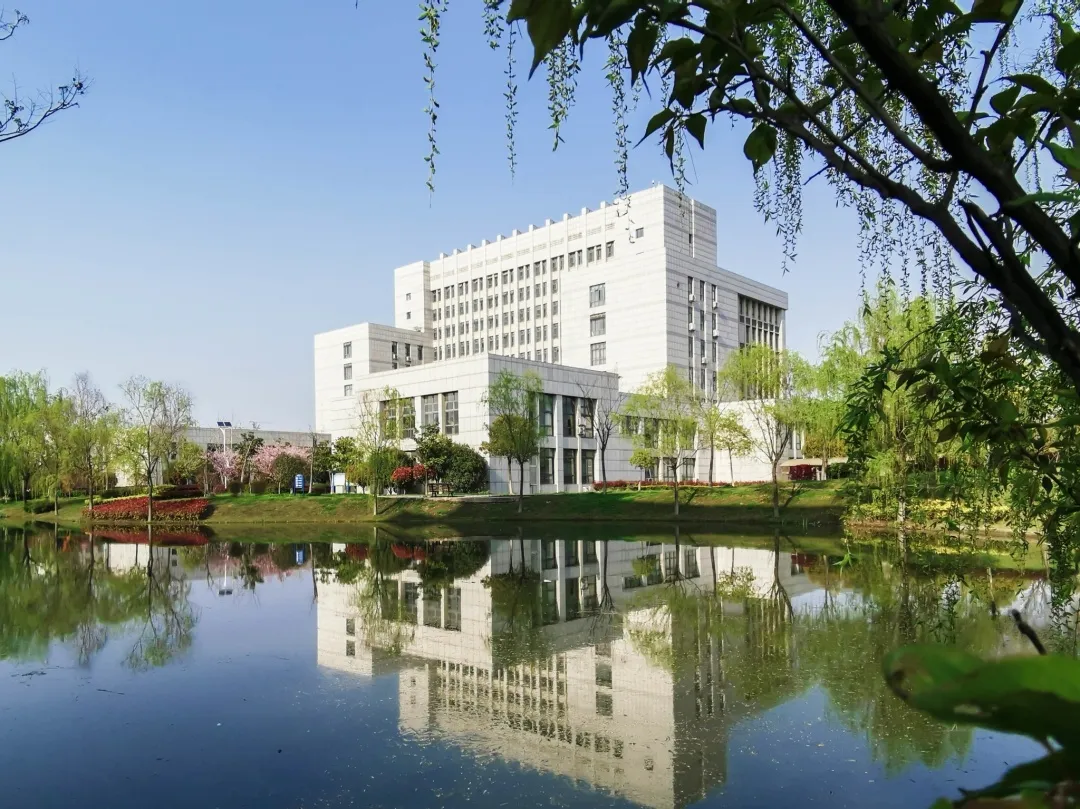 欢迎报考湖北国土资源职业学院！2020年，我们9月见